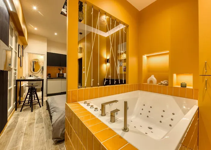 Deluxe Spa Suite Caramel Sweetness